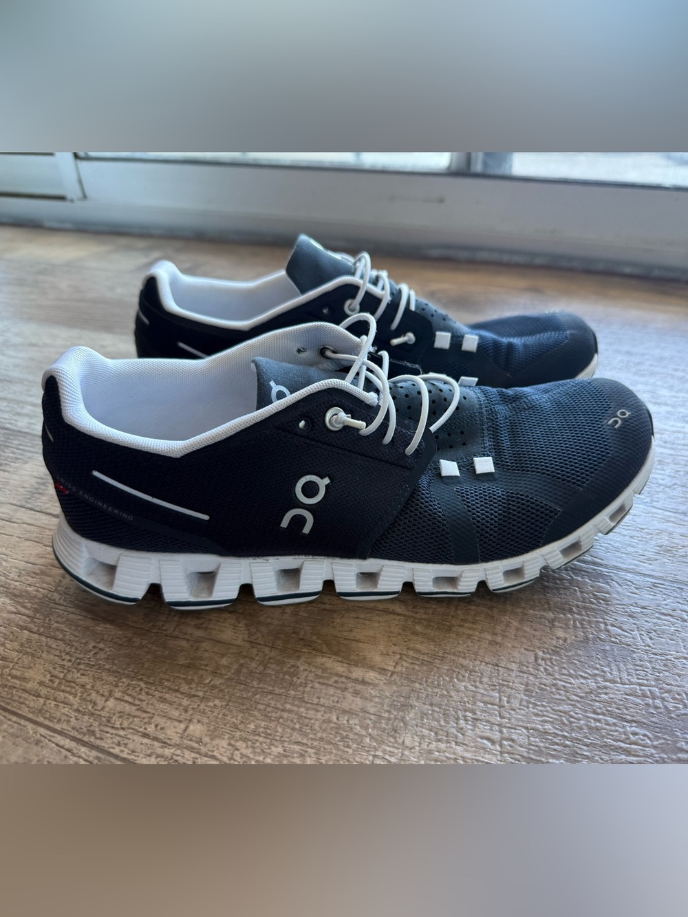 On Running Cloud Sneakers in blue and White